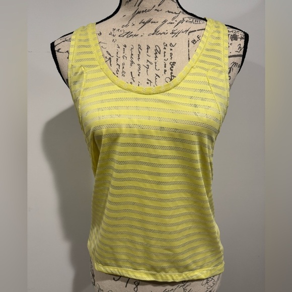 ZYIA Active Nimbus Split Back Athletic Tank Lemon Yellow Size Medium - Picture 2 of 8